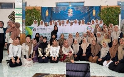 Applied Foreign Language Study Program, Undip Vocational School Holds International Community Service