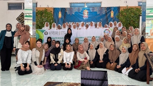 Prodi Bahasa Asing Terapan Sekolah Vokasi Undip Gelar International Community Service